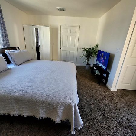 4 Bedrooms & 2.5 Bathrooms In La ロサンゼルス エクステリア 写真
