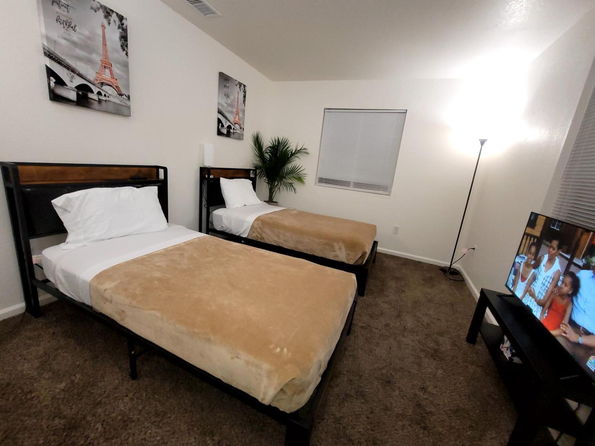 4 Bedrooms & 2.5 Bathrooms In La ロサンゼルス エクステリア 写真