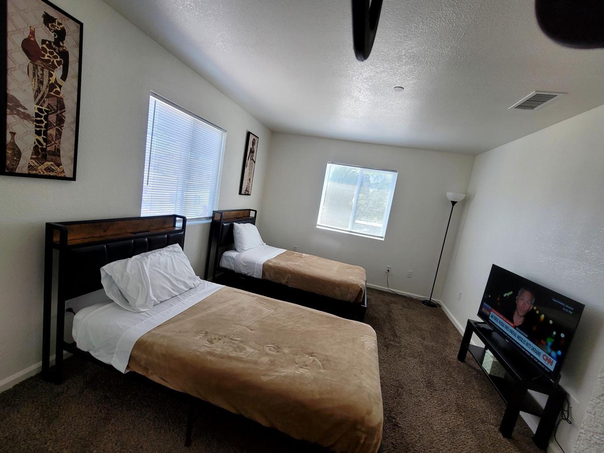 4 Bedrooms & 2.5 Bathrooms In La ロサンゼルス エクステリア 写真
