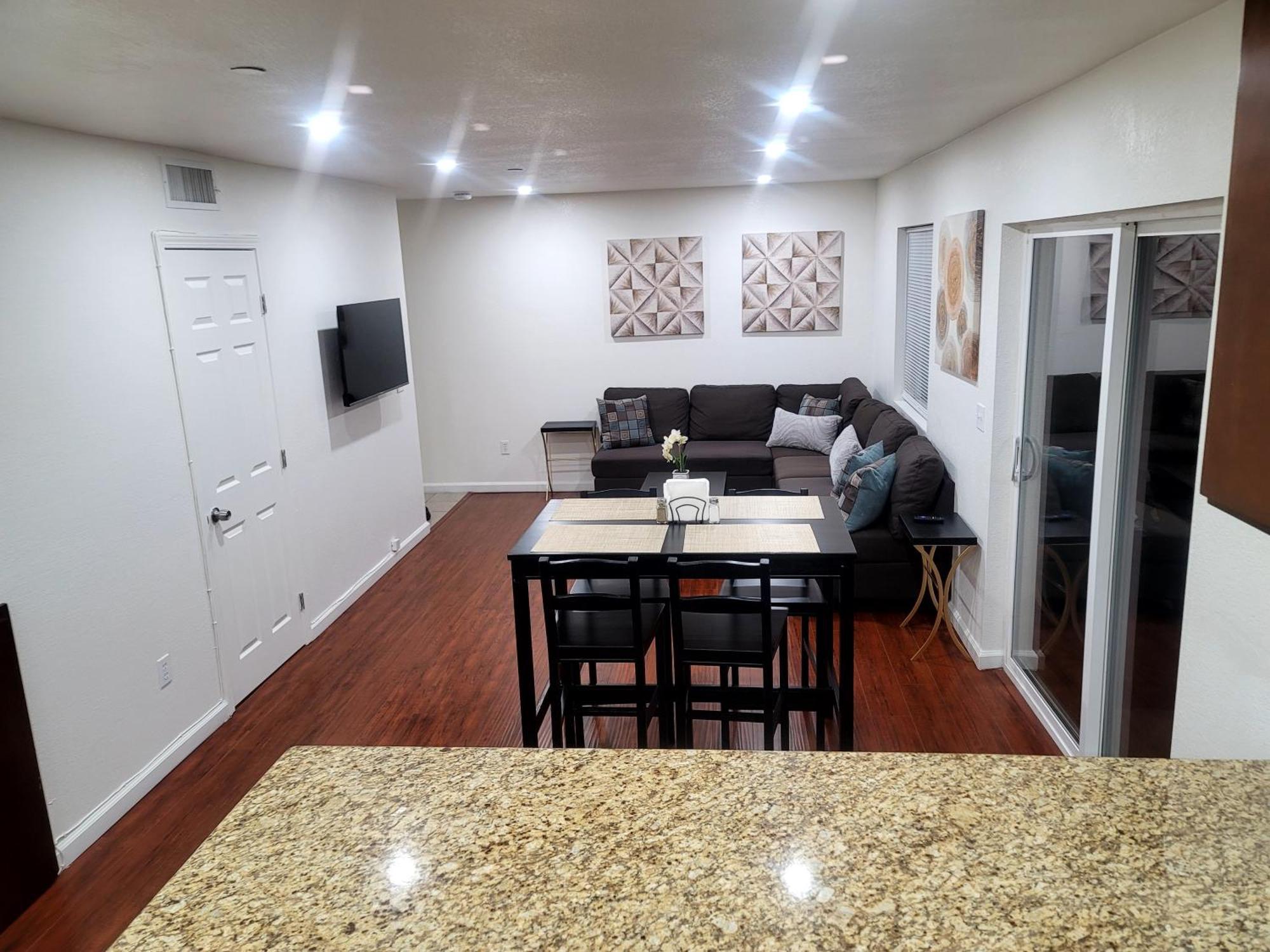 4 Bedrooms & 2.5 Bathrooms In La ロサンゼルス エクステリア 写真